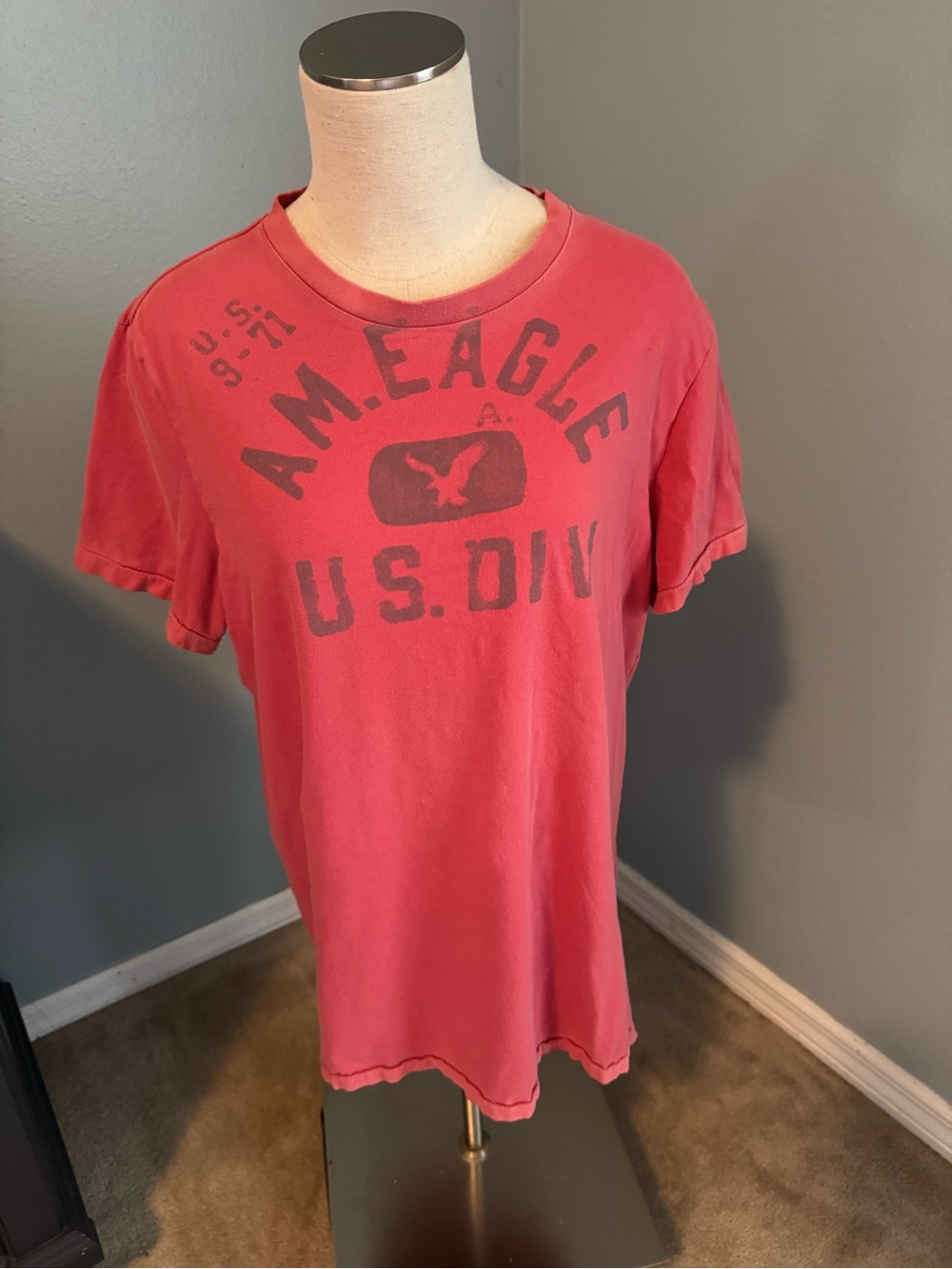 American Eagle Outfitters Coral Red Short-Sleeve Graphic Tee